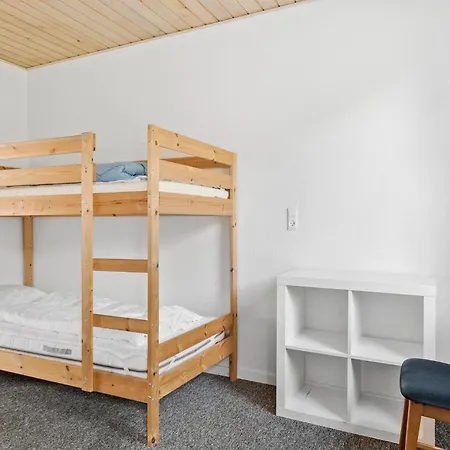 Six-bedroom In Thyholm
