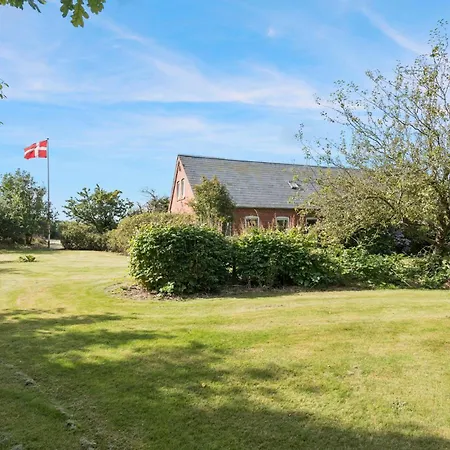 Six-bedroom In