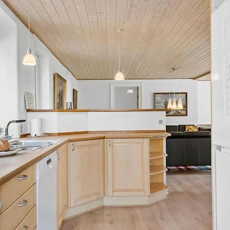 Six-bedroom In
