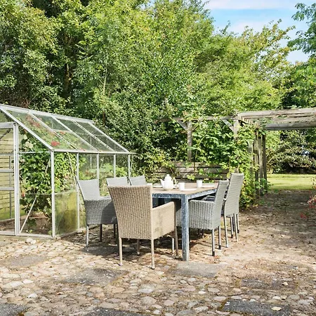 펜션 Six-bedroom In Thyholm